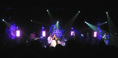 Caro Emerald mit Band