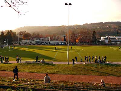 Schreit nach höherklassigem Fußball: Der neue Platz an der Basler Strasse.